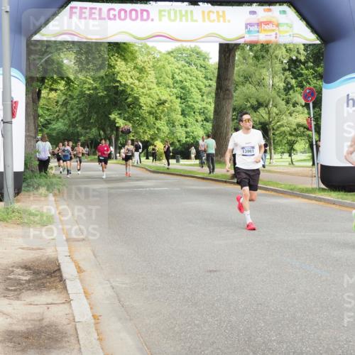29.06.2025 - hella hamburg halbmarathon MichiJ http://msf.ph/oto/8203888 29.06.2025 10:22:02 Zwischen KM18-KM19 1707, 1990, 13199, 13961, 16425, 16619, 17056 meine-sportfotos.de
