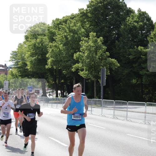 29.06.2025 - hella hamburg halbmarathon Jannik Wohlers http://msf.ph/oto/8203909 29.06.2025 09:48:24 Lombardsbrücke 1042, 2262, 2399, 3480, 3547, 4062, 4359, 4381, 5003, 5124, 5307, 6993, 7152, 7154, 7482, 8002, 8121, 8571, 9643, 10190, 10738, 12044, 13137, 13372, 13940, 14820, 15161, 15303, 15382, 15744, 16201, 17078, 17612, 18004, 18259, 18384, 18614 meine-sportfotos.de