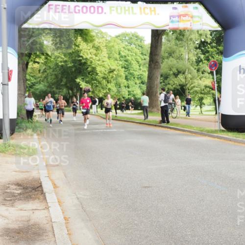 29.06.2025 - hella hamburg halbmarathon MichiJ http://msf.ph/oto/8203959 29.06.2025 10:22:04 Zwischen KM18-KM19 13199, 13961, 16619, 17056 meine-sportfotos.de