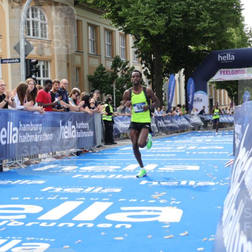 29.06.2025 - hella hamburg halbmarathon Strokosch-Dieckow http://msf.ph/oto/8203965 29.06.2025 10:04:29 Ziel 58, 59 meine-sportfotos.de