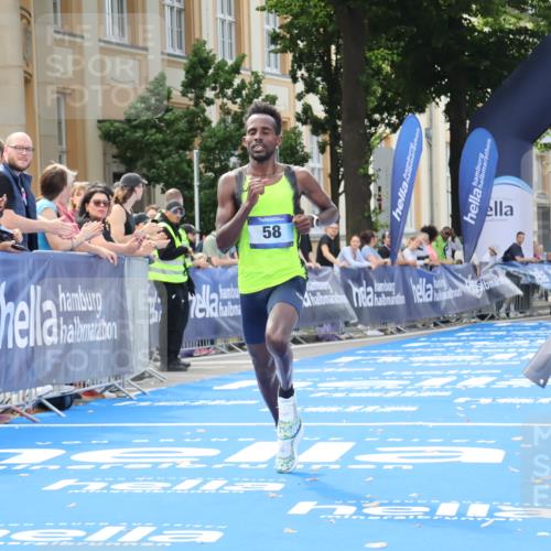 29.06.2025 - hella hamburg halbmarathon Strokosch-Dieckow http://msf.ph/oto/8204063 29.06.2025 10:04:33 Ziel 58 meine-sportfotos.de