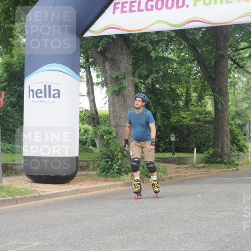 29.06.2025 - hella hamburg halbmarathon KatJ http://msf.ph/oto/8204099 29.06.2025 09:31:51 Zwischen KM18-KM19  meine-sportfotos.de