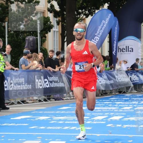 29.06.2025 - hella hamburg halbmarathon Strokosch-Dieckow http://msf.ph/oto/8204121 29.06.2025 10:05:10 Ziel 19, 21, 20052, 20518 meine-sportfotos.de