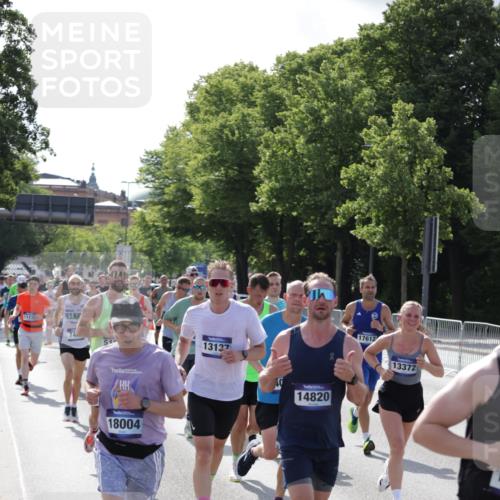 29.06.2025 - hella hamburg halbmarathon Jannik Wohlers http://msf.ph/oto/8204632 29.06.2025 09:48:27 Lombardsbrücke 1042, 1571, 2262, 3547, 4062, 4359, 4381, 5003, 5124, 5307, 6993, 7310, 7482, 8002, 8121, 8571, 9643, 10190, 10738, 11106, 11177, 11423, 12044, 13137, 13372, 13940, 14820, 15161, 15303, 15382, 15744, 16201, 17078, 17612, 18004, 18062, 18259, 18384, 18614, 19004 meine-sportfotos.de