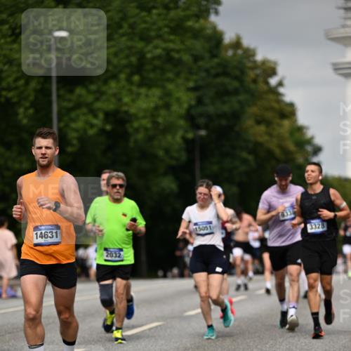 29.06.2025 - hella hamburg halbmarathon Dr. Thomas Lammeyer http://msf.ph/oto/8204647 29.06.2025 10:11:58 Kennedybrücke 1079, 1173, 1427, 1893, 2032, 2136, 3328, 3922, 3929, 4228, 5899, 6196, 7019, 7476, 7760, 9338 meine-sportfotos.de