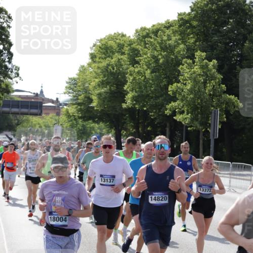 29.06.2025 - hella hamburg halbmarathon Jannik Wohlers http://msf.ph/oto/8204672 29.06.2025 09:48:27 Lombardsbrücke 1042, 1571, 2262, 3547, 4062, 4359, 4381, 5003, 5124, 5307, 6993, 7310, 7482, 8002, 8121, 8571, 9643, 10190, 10738, 11106, 11177, 11423, 12044, 13137, 13372, 13940, 14820, 15161, 15303, 15382, 15744, 16201, 17078, 17612, 18004, 18062, 18259, 18384, 18614, 19004 meine-sportfotos.de