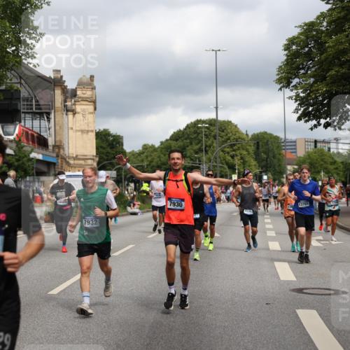 29.06.2025 - hella hamburg halbmarathon Yannick Fuchs http://msf.ph/oto/8204728 29.06.2025 10:44:51 20KM 1461, 1466, 1750, 1817, 2207, 2880, 3654, 4077, 4346, 4816, 5018, 5115, 6027, 6662, 6712, 6795, 7052, 7134, 7397, 7583, 7930, 7932, 8117, 8205, 8572, 8704, 8819, 9057, 11214, 11356, 12016, 12949, 13008, 13687, 13701, 13808, 13875, 14034, 14125, 14626, 15362, 15395, 15720, 16285, 16291, 17129, 17179, 17221, 17384, 18006, 18182, 18394, 18413, 18489 meine-sportfotos.de