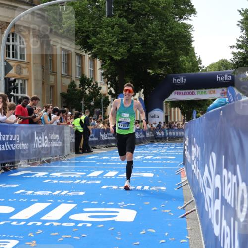 29.06.2025 - hella hamburg halbmarathon Strokosch-Dieckow http://msf.ph/oto/8204737 29.06.2025 10:11:00 Ziel 46, 17888 meine-sportfotos.de