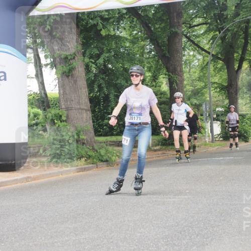 29.06.2025 - hella hamburg halbmarathon KatJ http://msf.ph/oto/8204745 29.06.2025 09:32:01 Zwischen KM18-KM19  meine-sportfotos.de