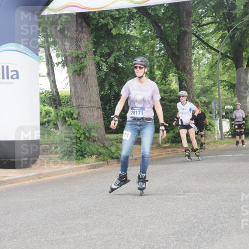 29.06.2025 - hella hamburg halbmarathon KatJ http://msf.ph/oto/8204780 29.06.2025 09:32:01 Zwischen KM18-KM19  meine-sportfotos.de