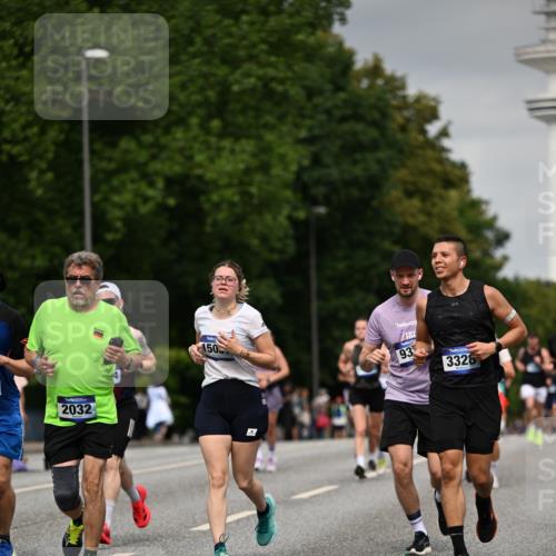 29.06.2025 - hella hamburg halbmarathon Dr. Thomas Lammeyer http://msf.ph/oto/8204814 29.06.2025 10:11:59 Kennedybrücke 1079, 1173, 1427, 1893, 2032, 2136, 3328, 3922, 3929, 4228, 5899, 6196, 7019, 7476, 7760, 9338 meine-sportfotos.de