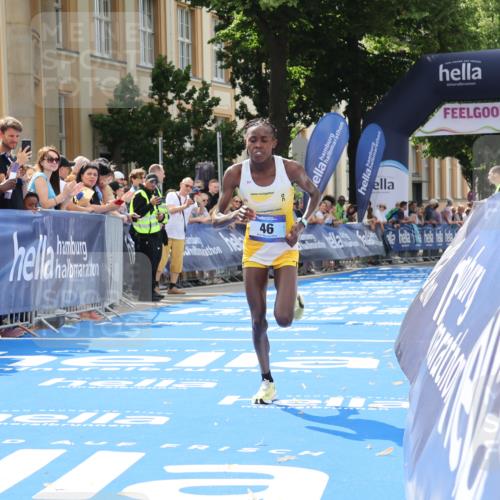 29.06.2025 - hella hamburg halbmarathon Strokosch-Dieckow http://msf.ph/oto/8204815 29.06.2025 10:11:08 Ziel 46 meine-sportfotos.de