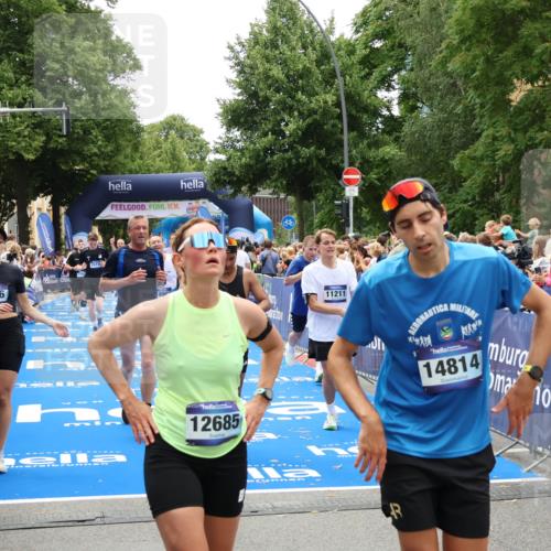 29.06.2025 - hella hamburg halbmarathon Zöllner http://msf.ph/oto/8204873 29.06.2025 10:48:22 Ziel 1537, 5129, 5528, 6923, 7367, 7599, 8216, 8916, 9770, 11211, 11467, 14797, 15629, 15735, 17745, 17982, 18963, 19127 meine-sportfotos.de