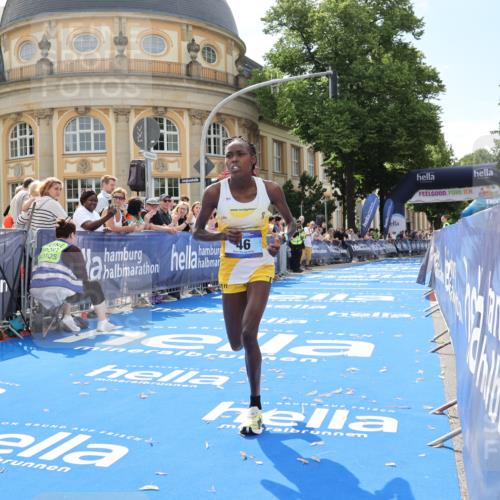 29.06.2025 - hella hamburg halbmarathon Strokosch-Dieckow http://msf.ph/oto/8204875 29.06.2025 10:11:09 Ziel 46 meine-sportfotos.de