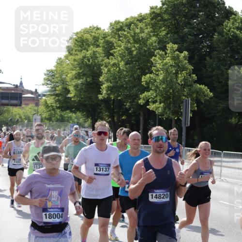 29.06.2025 - hella hamburg halbmarathon Jannik Wohlers http://msf.ph/oto/8204894 29.06.2025 09:48:28 Lombardsbrücke 1042, 1571, 2262, 3547, 4062, 4381, 5003, 5124, 5307, 6993, 7310, 7482, 8002, 8121, 8571, 9643, 10190, 10451, 10738, 11106, 11177, 11423, 12044, 13137, 13372, 13940, 14820, 15161, 15303, 15382, 15744, 16201, 17078, 17612, 18004, 18062, 18259, 18384, 18614, 19004 meine-sportfotos.de
