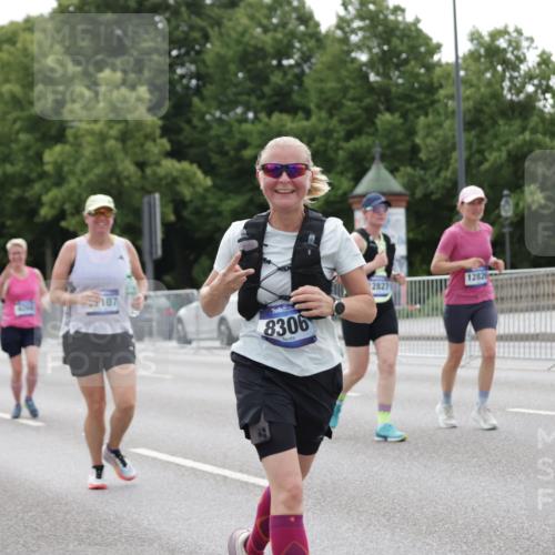29.06.2025 - hella hamburg halbmarathon Jannik Wohlers http://msf.ph/oto/8204896 29.06.2025 10:25:53 Lombardsbrücke 1300, 3617, 4267, 4268, 4315, 6159, 7929, 8276, 8306, 8357, 8674, 8942, 11107, 12826, 12827, 14063, 14356, 14726, 17712 meine-sportfotos.de