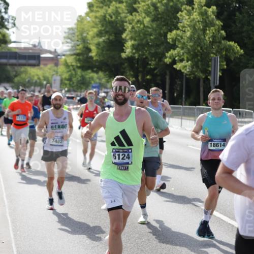 29.06.2025 - hella hamburg halbmarathon Jannik Wohlers http://msf.ph/oto/8204954 29.06.2025 09:48:29 Lombardsbrücke 1042, 1571, 1600, 2262, 3547, 4062, 4381, 5003, 5124, 5307, 6993, 7310, 7482, 8002, 8121, 8571, 9643, 10190, 10451, 10738, 11106, 11177, 11423, 12044, 12739, 13137, 13372, 13940, 14820, 15161, 15303, 15382, 15744, 16201, 17078, 17612, 18004, 18062, 18259, 18614, 19004 meine-sportfotos.de