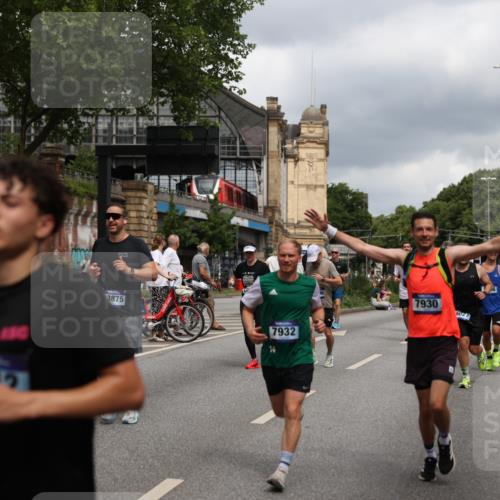 29.06.2025 - hella hamburg halbmarathon Yannick Fuchs http://msf.ph/oto/8204966 29.06.2025 10:44:51 20KM 1461, 1466, 1750, 1817, 2207, 2880, 3654, 4077, 4346, 4816, 5018, 5115, 6027, 6662, 6712, 6795, 7052, 7134, 7397, 7583, 7930, 7932, 8117, 8205, 8572, 8704, 8819, 9057, 11214, 11356, 12016, 12949, 13008, 13687, 13701, 13808, 13875, 14034, 14125, 14626, 15362, 15395, 15720, 16285, 16291, 17129, 17179, 17221, 17384, 18006, 18182, 18394, 18413, 18489 meine-sportfotos.de