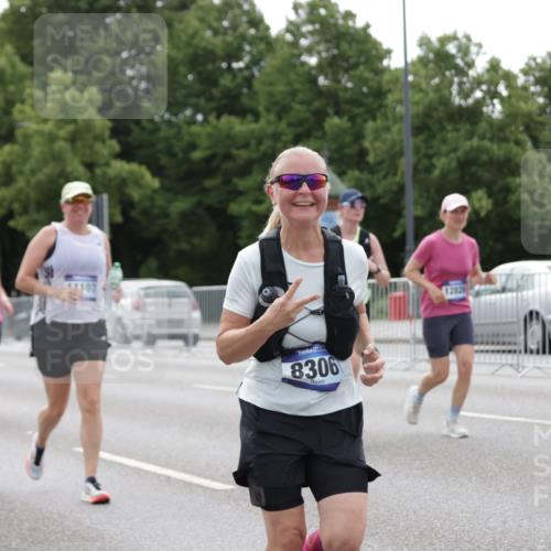 29.06.2025 - hella hamburg halbmarathon Jannik Wohlers http://msf.ph/oto/8204973 29.06.2025 10:25:53 Lombardsbrücke 1300, 3617, 4267, 4268, 4315, 6159, 7929, 8276, 8306, 8357, 8674, 8942, 11107, 12826, 12827, 14063, 14356, 14726, 17712 meine-sportfotos.de