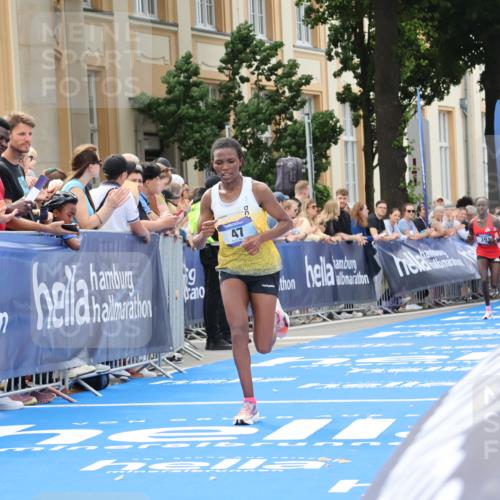 29.06.2025 - hella hamburg halbmarathon Strokosch-Dieckow http://msf.ph/oto/8204993 29.06.2025 10:12:19 Ziel 39, 47 meine-sportfotos.de