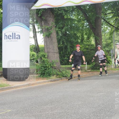 29.06.2025 - hella hamburg halbmarathon KatJ http://msf.ph/oto/8205137 29.06.2025 09:32:04 Zwischen KM18-KM19  meine-sportfotos.de