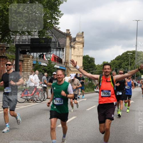 29.06.2025 - hella hamburg halbmarathon Yannick Fuchs http://msf.ph/oto/8205147 29.06.2025 10:44:51 20KM 1461, 1466, 1750, 1817, 2207, 2880, 3654, 4077, 4346, 4816, 5018, 5115, 6027, 6662, 6712, 6795, 7052, 7134, 7397, 7583, 7930, 7932, 8117, 8205, 8572, 8704, 8819, 9057, 11214, 11356, 12016, 12949, 13008, 13687, 13701, 13808, 13875, 14034, 14125, 14626, 15362, 15395, 15720, 16285, 16291, 17129, 17179, 17221, 17384, 18006, 18182, 18394, 18413, 18489 meine-sportfotos.de