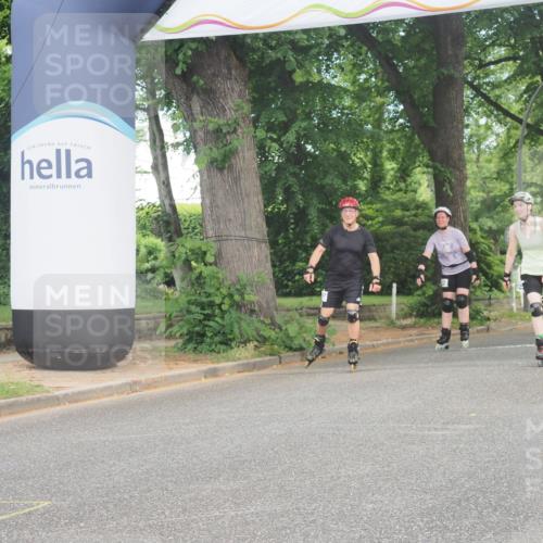 29.06.2025 - hella hamburg halbmarathon KatJ http://msf.ph/oto/8205158 29.06.2025 09:32:04 Zwischen KM18-KM19  meine-sportfotos.de