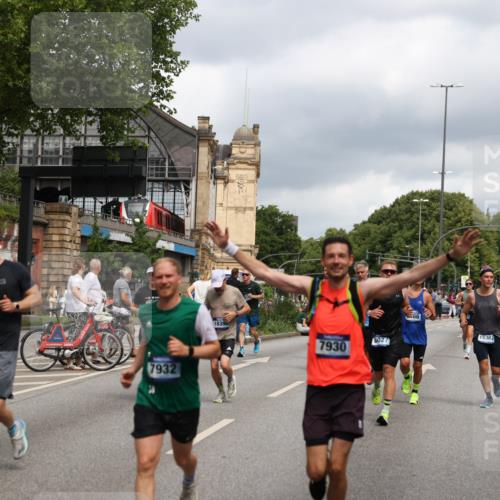 29.06.2025 - hella hamburg halbmarathon Yannick Fuchs http://msf.ph/oto/8205181 29.06.2025 10:44:51 20KM 1461, 1466, 1750, 1817, 2207, 2880, 3654, 4077, 4346, 4816, 5018, 5115, 6027, 6662, 6712, 6795, 7052, 7134, 7397, 7583, 7930, 7932, 8117, 8205, 8572, 8704, 8819, 9057, 11214, 11356, 12016, 12949, 13008, 13687, 13701, 13808, 13875, 14034, 14125, 14626, 15362, 15395, 15720, 16285, 16291, 17129, 17179, 17221, 17384, 18006, 18182, 18394, 18413, 18489 meine-sportfotos.de