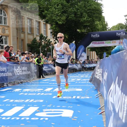 29.06.2025 - hella hamburg halbmarathon Strokosch-Dieckow http://msf.ph/oto/8205199 29.06.2025 10:12:41 Ziel 28 meine-sportfotos.de