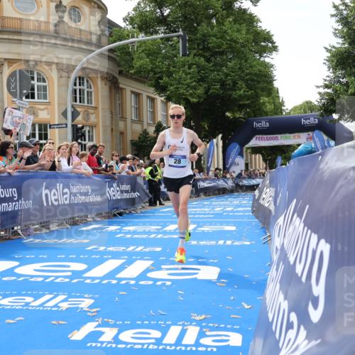 29.06.2025 - hella hamburg halbmarathon Strokosch-Dieckow http://msf.ph/oto/8205223 29.06.2025 10:12:41 Ziel 28 meine-sportfotos.de