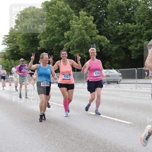 29.06.2025 - hella hamburg halbmarathon Jannik Wohlers http://msf.ph/oto/8205242 29.06.2025 10:25:55 Lombardsbrücke 1300, 3617, 4267, 4268, 4315, 4844, 6159, 6905, 7929, 8306, 8357, 8674, 8942, 11107, 12826, 12827, 13264, 14063, 14726, 14930, 17712 meine-sportfotos.de