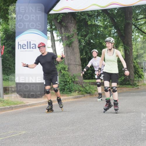 29.06.2025 - hella hamburg halbmarathon KatJ http://msf.ph/oto/8205246 29.06.2025 09:32:05 Zwischen KM18-KM19  meine-sportfotos.de