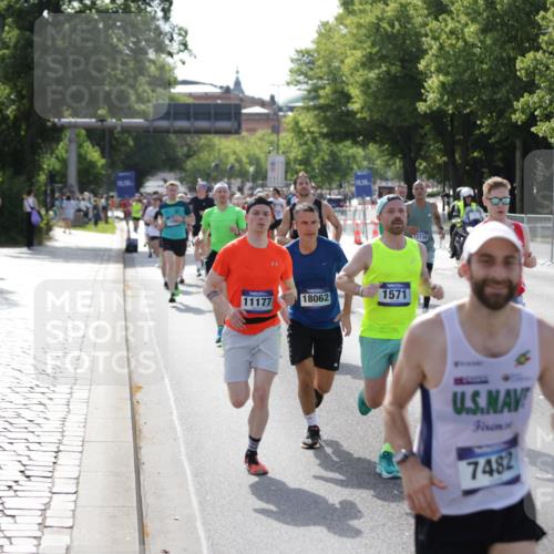 29.06.2025 - hella hamburg halbmarathon Jannik Wohlers http://msf.ph/oto/8205278 29.06.2025 09:48:31 Lombardsbrücke 1042, 1571, 1600, 2262, 2797, 3547, 4062, 4381, 5003, 5124, 5307, 6047, 6993, 7310, 7482, 7743, 8002, 8121, 9640, 9643, 10190, 10451, 10738, 11106, 11177, 11423, 12044, 12091, 12739, 13137, 13372, 13755, 13940, 14820, 15161, 15382, 15744, 17078, 17612, 18004, 18062, 18614, 19004 meine-sportfotos.de