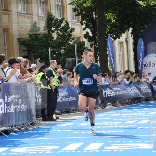 29.06.2025 - hella hamburg halbmarathon Strokosch-Dieckow http://msf.ph/oto/8205333 29.06.2025 10:13:57 Ziel 31, 42, 14689 meine-sportfotos.de