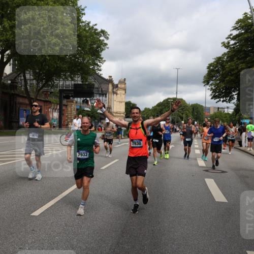 29.06.2025 - hella hamburg halbmarathon Yannick Fuchs http://msf.ph/oto/8205407 29.06.2025 10:44:52 20KM 1461, 1466, 1750, 1817, 2207, 2880, 3654, 4077, 4346, 4816, 5018, 5115, 6027, 6662, 6712, 6795, 7052, 7134, 7397, 7583, 7930, 7932, 8117, 8205, 8572, 8704, 8819, 9057, 11214, 11422, 12016, 12949, 13008, 13687, 13701, 13808, 13875, 14034, 14125, 14626, 15362, 15395, 15720, 16285, 16291, 17129, 17179, 17221, 17384, 18006, 18182, 18394, 18413, 18489 meine-sportfotos.de