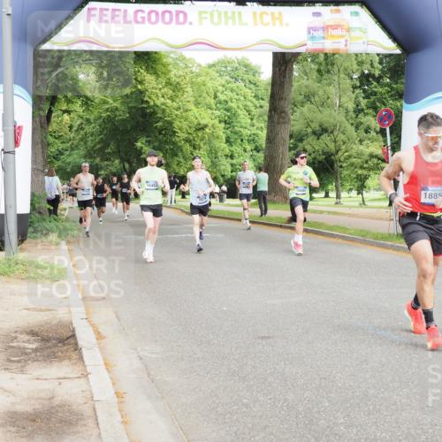 29.06.2025 - hella hamburg halbmarathon MichiJ http://msf.ph/oto/8205418 29.06.2025 10:22:22 Zwischen KM18-KM19 12595, 14466, 14784, 16881, 18854 meine-sportfotos.de