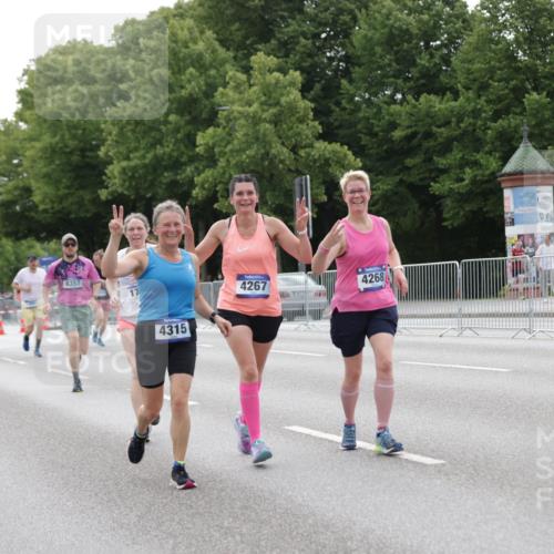29.06.2025 - hella hamburg halbmarathon Jannik Wohlers http://msf.ph/oto/8205476 29.06.2025 10:25:55 Lombardsbrücke 1300, 3617, 4267, 4268, 4315, 4844, 6159, 6905, 7929, 8306, 8357, 8674, 8942, 11107, 12826, 12827, 13264, 14063, 14726, 14930, 17712 meine-sportfotos.de