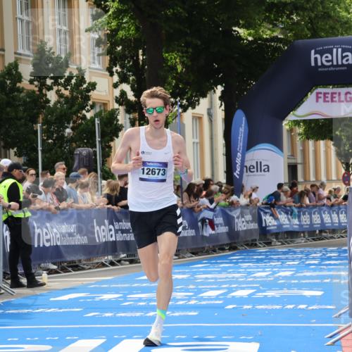 29.06.2025 - hella hamburg halbmarathon Strokosch-Dieckow http://msf.ph/oto/8205559 29.06.2025 10:15:33 Ziel 12673 meine-sportfotos.de