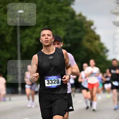 29.06.2025 - hella hamburg halbmarathon Dr. Thomas Lammeyer http://msf.ph/oto/8205566 29.06.2025 10:12:02 Kennedybrücke 1079, 1173, 1427, 1893, 2032, 2136, 3328, 3922, 3929, 4228, 5899, 6100, 6196, 7019, 7476, 7760, 9338 meine-sportfotos.de