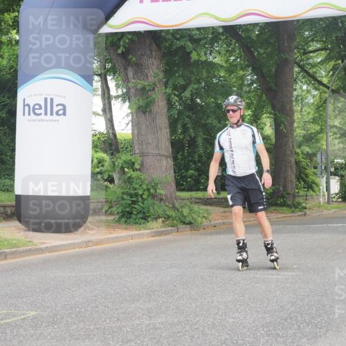29.06.2025 - hella hamburg halbmarathon KatJ http://msf.ph/oto/8205590 29.06.2025 09:32:08 Zwischen KM18-KM19  meine-sportfotos.de