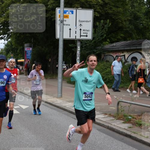 29.06.2025 - hella hamburg halbmarathon Yannick Fuchs http://msf.ph/oto/8205610 29.06.2025 10:32:13 20KM 1290, 1505, 2196, 2404, 3790, 5042, 5791, 5923, 6047, 6458, 9017, 9944, 10190, 10451, 10922, 11106, 11423, 12739, 12900, 13148, 13372, 13595, 15410, 16992, 17137, 17726, 18103, 18159, 18193, 18216, 18357, 18986 meine-sportfotos.de