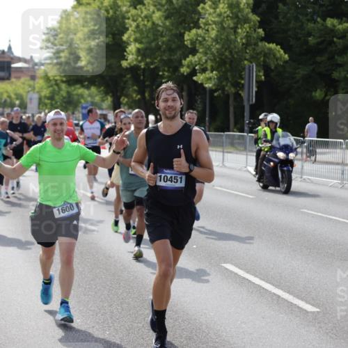29.06.2025 - hella hamburg halbmarathon Jannik Wohlers http://msf.ph/oto/8205615 29.06.2025 09:48:34 Lombardsbrücke 1042, 1571, 1600, 2797, 4062, 4381, 5003, 5124, 6037, 6047, 7310, 7482, 7743, 8002, 8121, 9640, 9643, 10190, 10451, 10738, 10877, 11106, 11177, 11423, 12091, 12168, 12739, 13064, 13137, 13372, 13755, 14075, 14603, 14820, 15161, 15382, 15744, 17078, 17612, 17723, 17916, 18004, 18062, 18614, 19004 meine-sportfotos.de