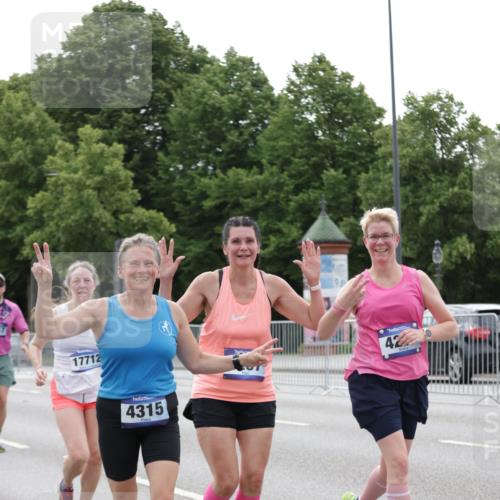 29.06.2025 - hella hamburg halbmarathon Jannik Wohlers http://msf.ph/oto/8205635 29.06.2025 10:25:57 Lombardsbrücke 1300, 3617, 4267, 4268, 4315, 4844, 6159, 6905, 7929, 8306, 8357, 8674, 8942, 11107, 12126, 12826, 12827, 13264, 14930, 17712 meine-sportfotos.de