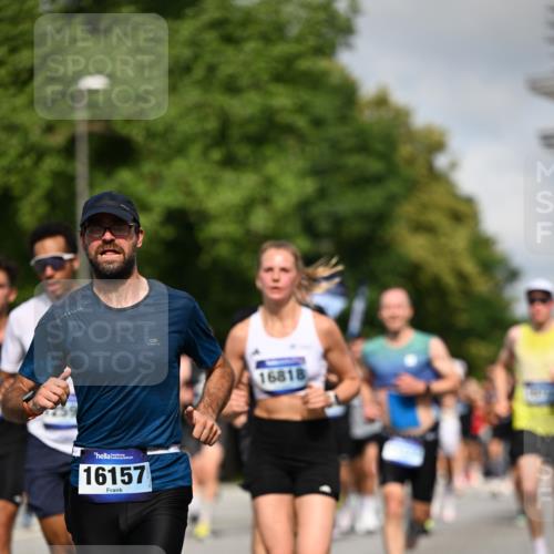 29.06.2025 - hella hamburg halbmarathon Dr. Thomas Lammeyer http://msf.ph/oto/8205651 29.06.2025 09:48:29 Kennedybrücke 1758, 1990, 2746, 3043, 4050, 5070, 5269, 5328, 5746, 5826, 6619, 6781, 7272, 7723, 8209, 8883, 9137, 9381, 9634, 10171, 10486, 11169, 11413 meine-sportfotos.de