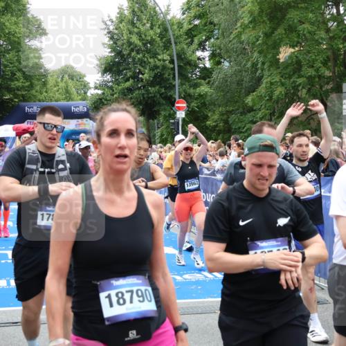 29.06.2025 - hella hamburg halbmarathon Zöllner http://msf.ph/oto/8205707 29.06.2025 10:48:36 Ziel 1163, 1176, 2213, 5421, 10000, 10860, 11451, 11579, 12149, 12690, 13962, 14033, 14990, 15573, 15808, 15917, 17395, 18251, 18815 meine-sportfotos.de