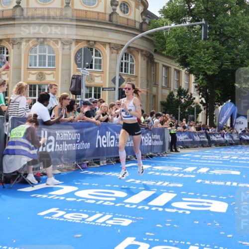 29.06.2025 - hella hamburg halbmarathon Strokosch-Dieckow http://msf.ph/oto/8205718 29.06.2025 10:15:47 Ziel 45 meine-sportfotos.de