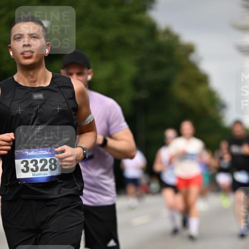 29.06.2025 - hella hamburg halbmarathon Dr. Thomas Lammeyer http://msf.ph/oto/8205762 29.06.2025 10:12:03 Kennedybrücke 1079, 1173, 1427, 1893, 2032, 2136, 3328, 3922, 3929, 4228, 5347, 5899, 6100, 7019, 7476, 7760, 9338 meine-sportfotos.de