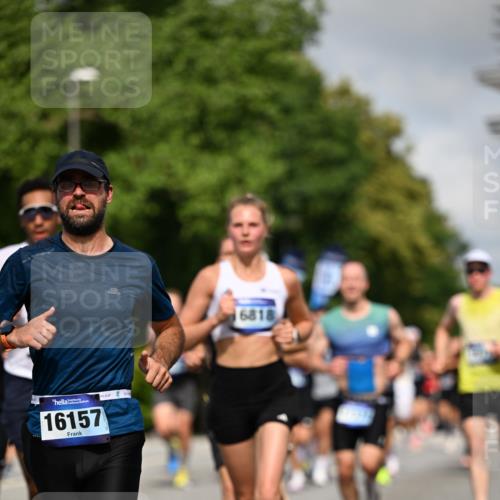29.06.2025 - hella hamburg halbmarathon Dr. Thomas Lammeyer http://msf.ph/oto/8205780 29.06.2025 09:48:29 Kennedybrücke 1758, 1990, 2746, 3043, 4050, 5070, 5269, 5328, 5746, 5826, 6619, 6781, 7272, 7723, 8209, 8883, 9137, 9381, 9634, 10171, 10486, 11169, 11413 meine-sportfotos.de