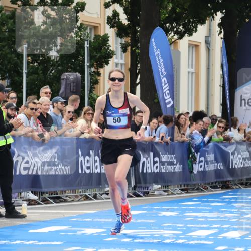 29.06.2025 - hella hamburg halbmarathon Strokosch-Dieckow http://msf.ph/oto/8205786 29.06.2025 10:16:10 Ziel 50, 11409 meine-sportfotos.de