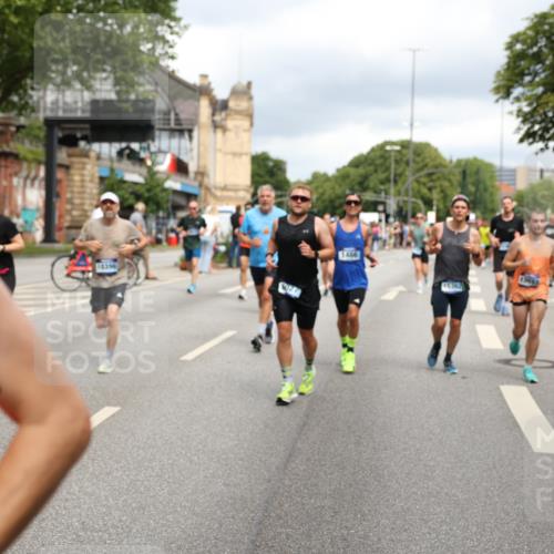 29.06.2025 - hella hamburg halbmarathon Yannick Fuchs http://msf.ph/oto/8205804 29.06.2025 10:44:53 20KM 1461, 1466, 1750, 1817, 2207, 2540, 2880, 3654, 4077, 4346, 4816, 5018, 5115, 6027, 6662, 6712, 6795, 7052, 7134, 7369, 7397, 7583, 7930, 7932, 8117, 8205, 8572, 8704, 8819, 9057, 11214, 11422, 12016, 12949, 13008, 13687, 13701, 13808, 13875, 14034, 14125, 14626, 15362, 15395, 15720, 16285, 16291, 17129, 17179, 17221, 17384, 18006, 18182, 18394, 18413, 18489 meine-sportfotos.de